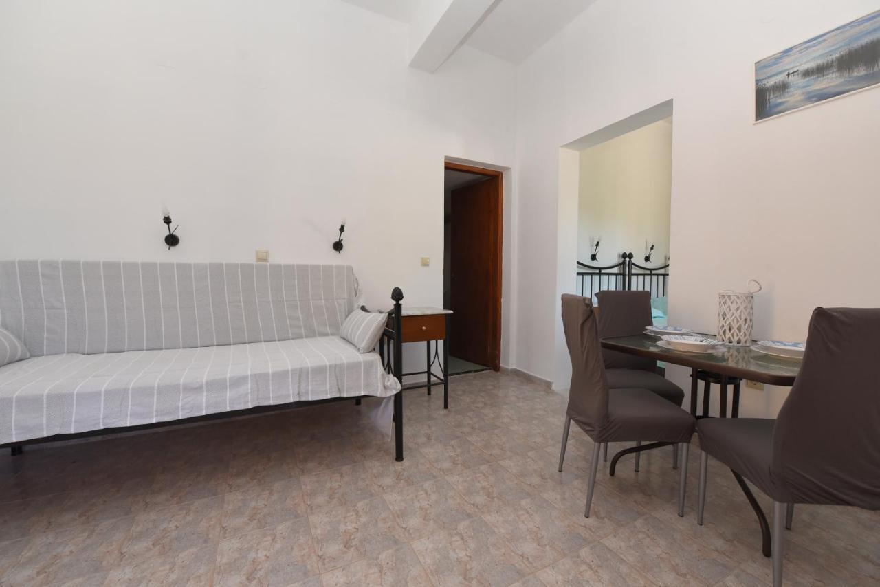 Klotho Apartment Posidhonia  Ngoại thất bức ảnh