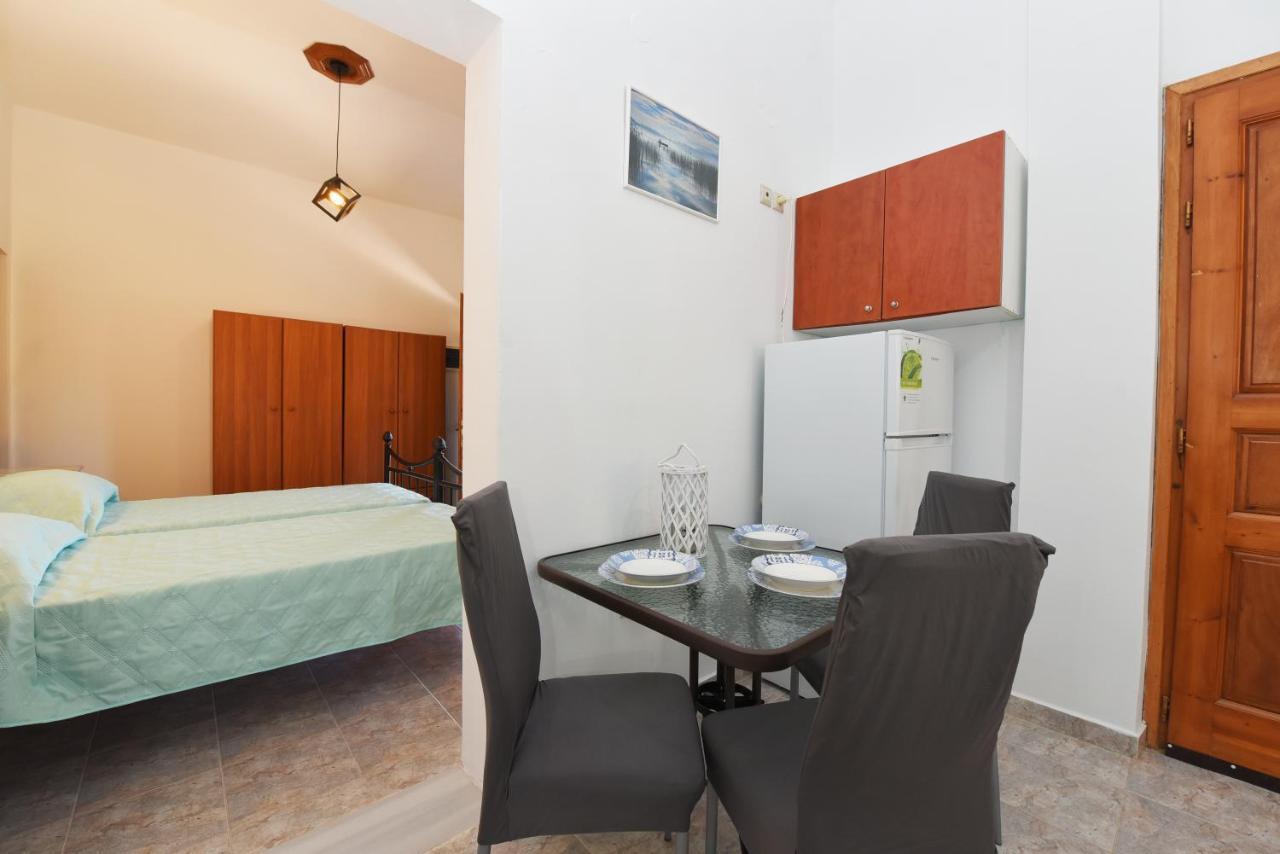 Klotho Apartment Posidhonia  Ngoại thất bức ảnh